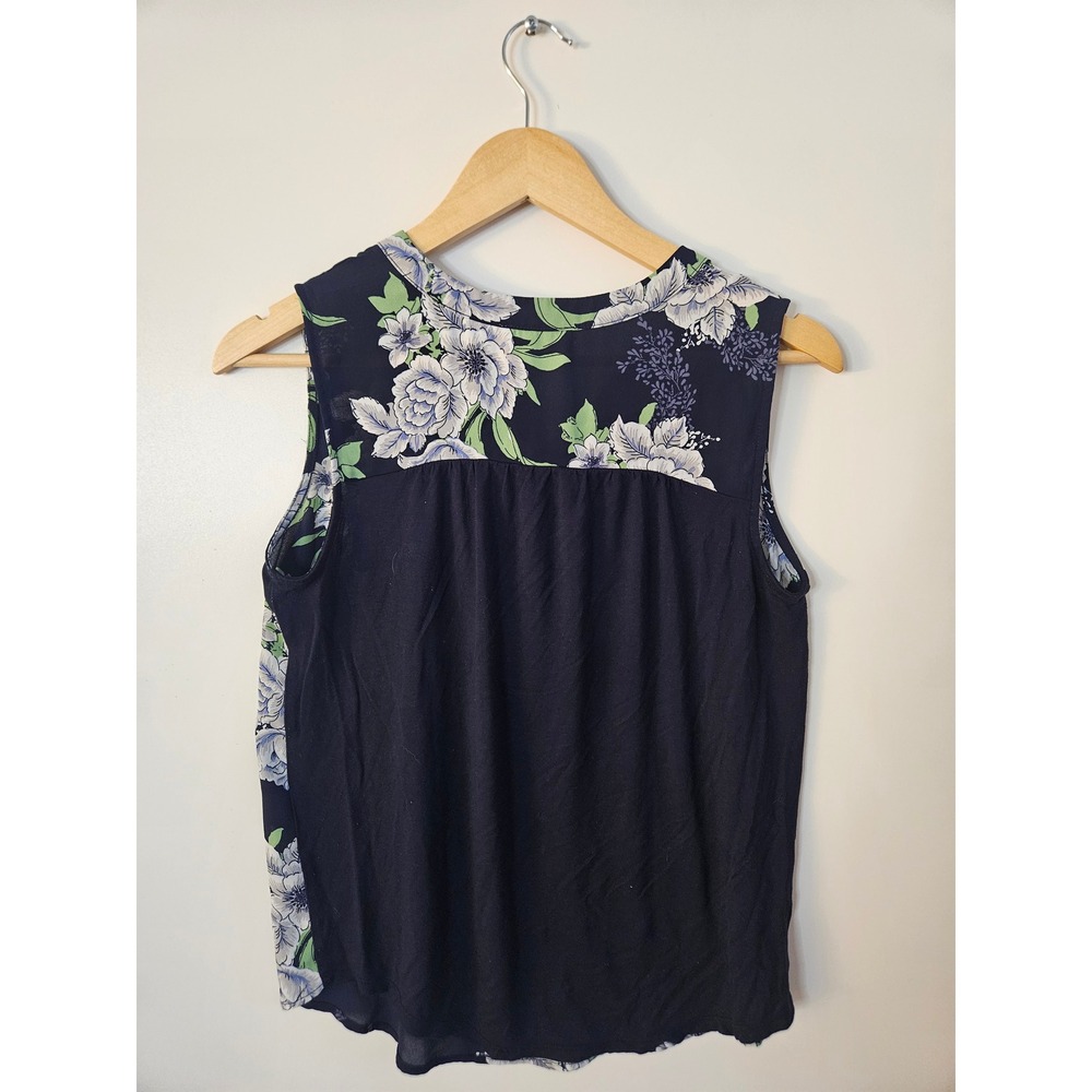 Loft Outlet Floral Blouse Women XS Navy Blue Sleeveless Henley Split Neck EUC - Picture 2 of 6
